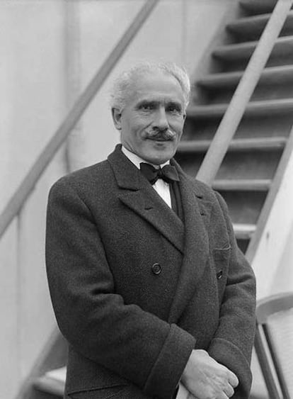 Arturo Toscanini, siendo director de la   New York Philharmonic Symphony Society, de visita en Francia en 1932.