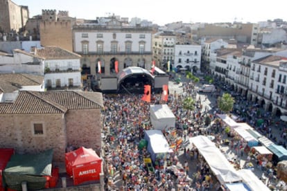 Vista general de la plaza de Cáceres en la que se ha celebrado el Festival Womad.