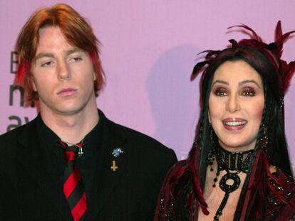 Cher y su hijo Elijah Blue Allman, en los Billboard Music Awards, en diciembre de 2002.