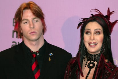 Cher y su hijo Elijah Blue Allman, en los Billboard Music Awards, en diciembre de 2002.