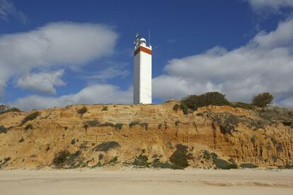 Faro de Torre de la Higuera, en la playa de Matalascañas (Huelva).