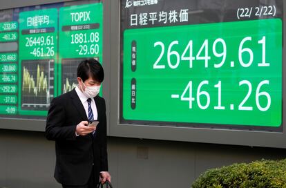 Un indicador bursátil en Japón, este miércoles.