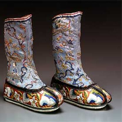 Botas de seda de la dinastía Qing (sigloXIX).