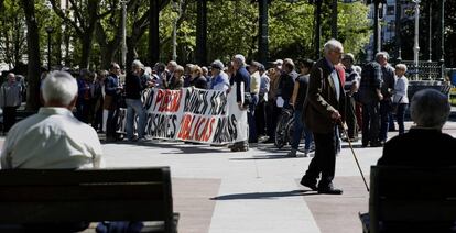 Colectivos de jubilados se concentran para reclamar pensiones "dignas y suficientes"