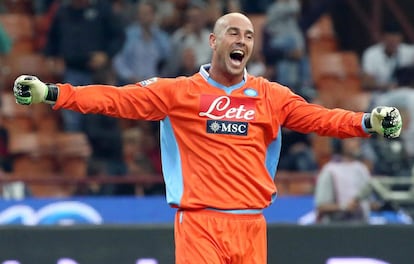 Reina después de parar el penalti a Balotelli.