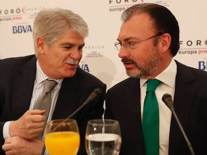 Los ministros Alfonso Dastis (España) y Luis Videgaray (México), en Madrid.