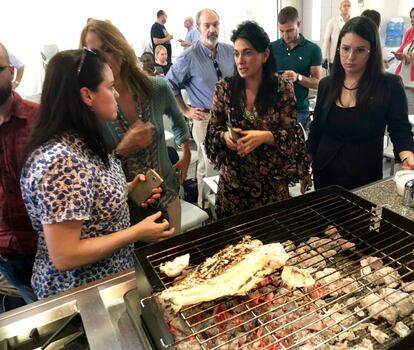 CON LOS ALUMNOS, DURANTE EL CURSO / CAPEL 