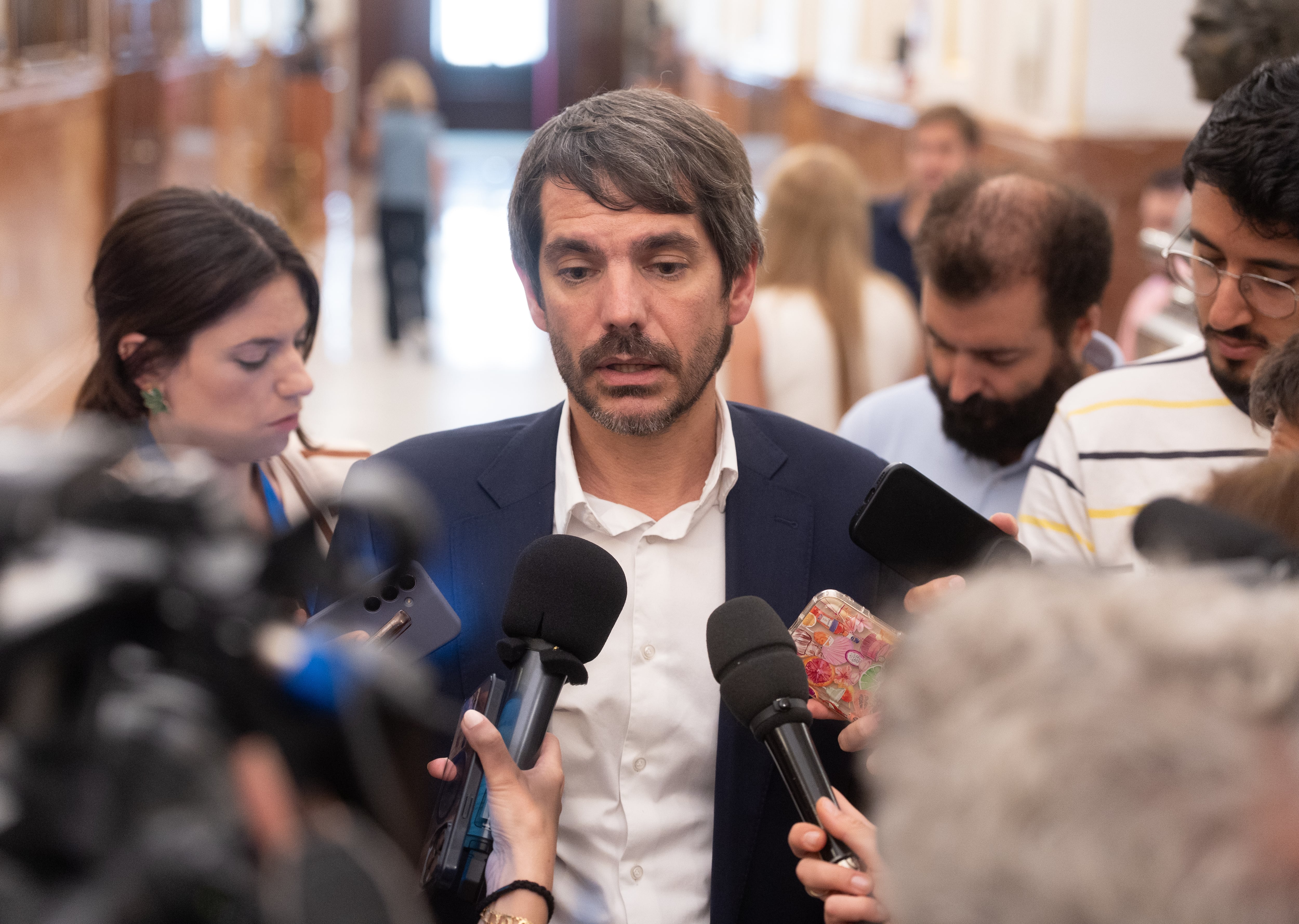 Urtasun presiona al PSOE para que ponga en marcha el plan de medidas anunciado