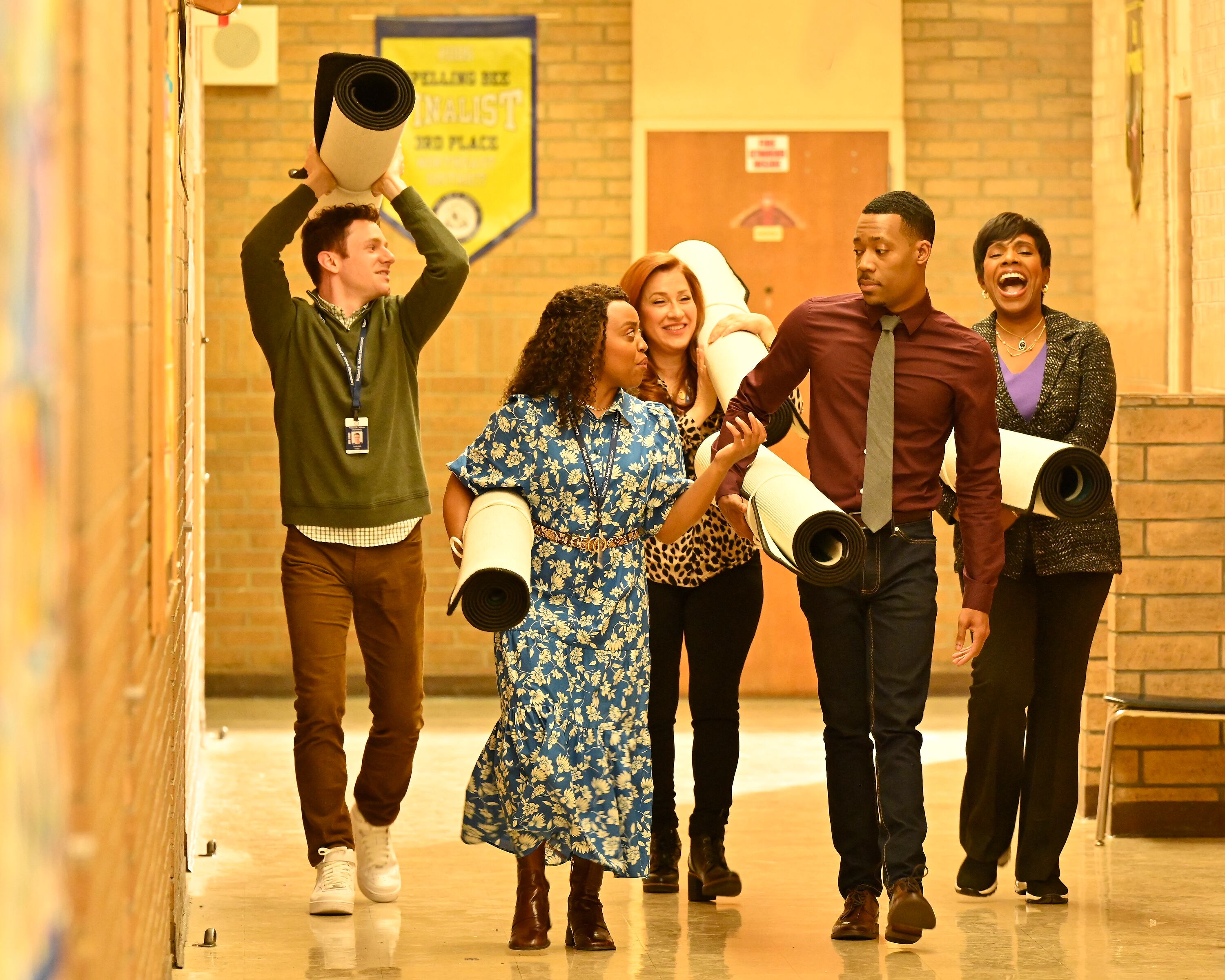 Desde la izquierda, Chris Perfetti, Quinta Brunson, Lisa Ann Walter, Tyler James Williams y Sheryl Lee Ralph, en 'Colegio Abbott'.