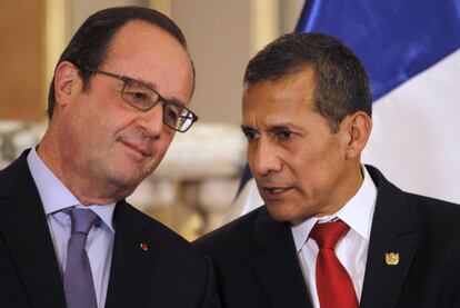 El presidente franc&eacute;s Fran&ccedil;ois Hollande con el peruano Ollanta Humala.