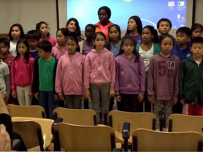 Ni&ntilde;os del colegio en Tel Aviv Bialik-Rogozin