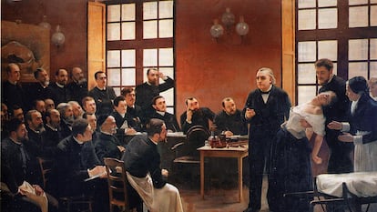 El cuadro 'Una lección clínica en la Salpetreire' de Pierre André Brouillet, que muestra a Jean-Martin Charcot dando una conferencia clínica sobre los síntomas de la histeria en La Salpêtrière.