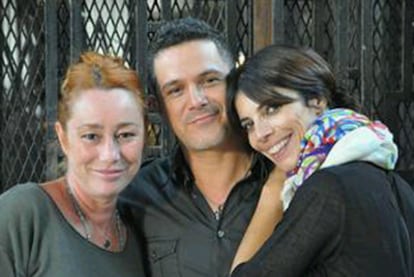 Gracia Querejeta, Alejandro Sanz y Maribel Verdú.