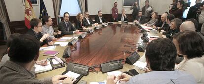 Reunió entre el PSOE, Podem i Ciutadans.