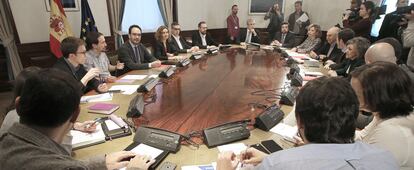 Reunió entre el PSOE, Podem i Ciutadans.