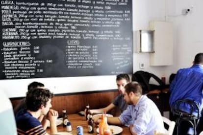 Comedor del restaurante Bacoa, en el barrio de Sant Pere.