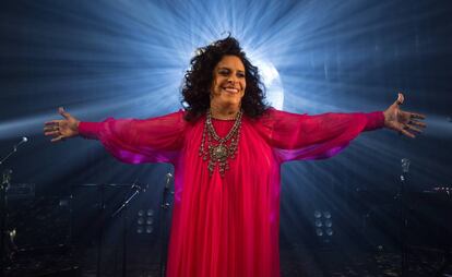 Gal Costa, durante a gravação do DVD 'A Pele do Futuro'.