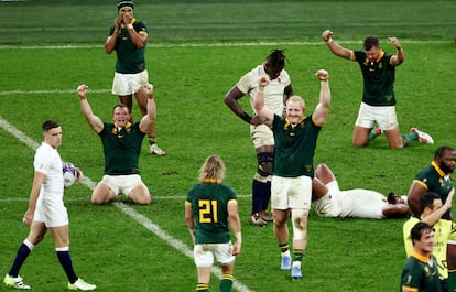 Los jugadores sudafricanos, pletóricos tras ganar a Inglaterra la semifinal del Mundial.