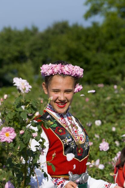 En la ciudad de Kazanlak, al este del valle de las Rosas, se celebra uno de los mayores festivales en su honor.