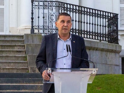 El coordinador general de EH Bildu, Arnaldo Otegi, en el décimo aniversario de la Declaración de Aiete, en San Sebastián.