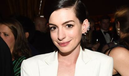 Anne Hathaway en una fiesta en Hollywood.