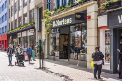 Fachada de la tienda Dr. Martens, en Carnaby Street (Londres).