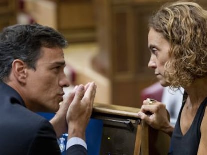 Els socialistes Pedro Sánchez i Meritxell Batet.