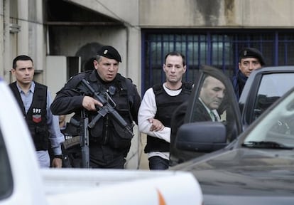 Convicted hitman Martín Lanatta is heavily guarded after testifying in court last August.