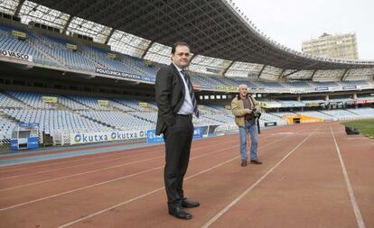 El presidente de la Real Sociedad, Jokin Aperribay, en las pistas de atletismo del estadio de Anoeta.