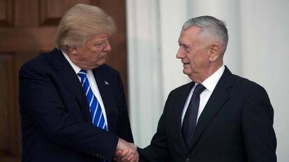 Trump y Mattis durante una reuni&oacute;n reciente.