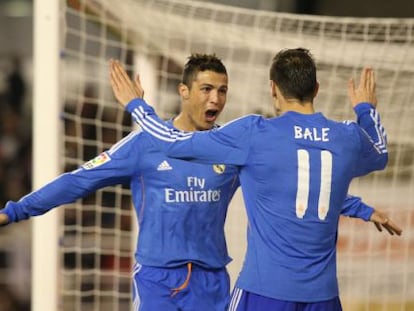 Cristiano y Bale celebran el tercer gol del Madrid.