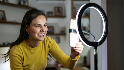 Es muy útil para Tik Tok, transmisión en vivo, enseñanza en línea o videollamadas de negocios. GETTY IMAGES.