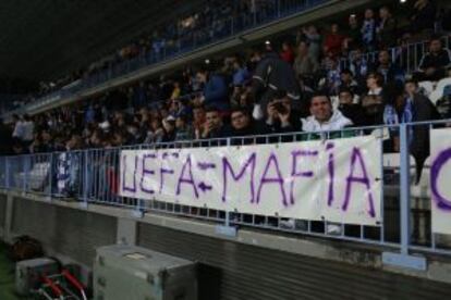 Una pancarta colocada en La Rosaleda durante el partido contra el Real Madrid