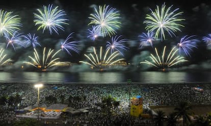 Fuegos artificaless en Copacabana al inicio de 2013.