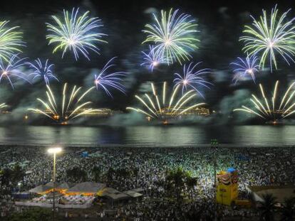 Fuegos artificaless en Copacabana al inicio de 2013.