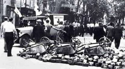 Barricada a la Rambla el 1937.