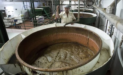 Instalaciones de la fábrica de miel de caña de Nuestra Señora del Carmen de la localidad en Frigiliana.