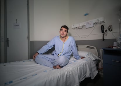 Álex Barreira, de 22 años, ingresado por covid en el Hospital Gregorio Marañón de Madrid.