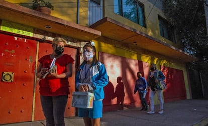 La Secretaría de Educación Pública (SEP) estableció el inicio de clases presenciales en Ciudad de México tras un año de educación a distancia debido a la pandemia de covid-19.