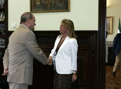 Manuel Chaves y Ángeles Muñoz, en la sede de la Presidencia de la Junta, el pasado septiembre.