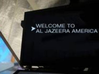 Fotografía de divulgación sin fecha de un estudio de televisión de la cadena de televisión catarí Al Jazeera, que lanzó su canal para Estados Unidos, Al Jazeera America.