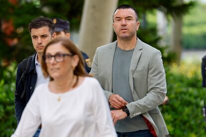 El presidente de la Diputación de Valencia, Vicente Mompó, este martes, a su entrada en la Ciudad de la Justicia de Valencia. 
