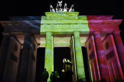 La Puerta de Brandenburg en Berlín (Alemania).