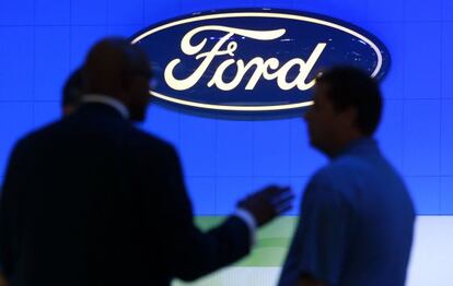 Expositor de Ford en una feria en Washington.