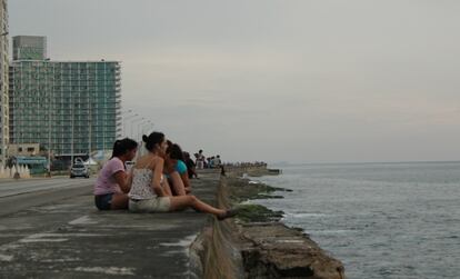 El Hotel Riviera y el Malecón de La Habana.