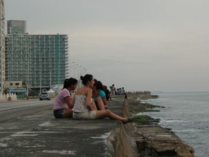 El Hotel Riviera y el Malecón de La Habana.