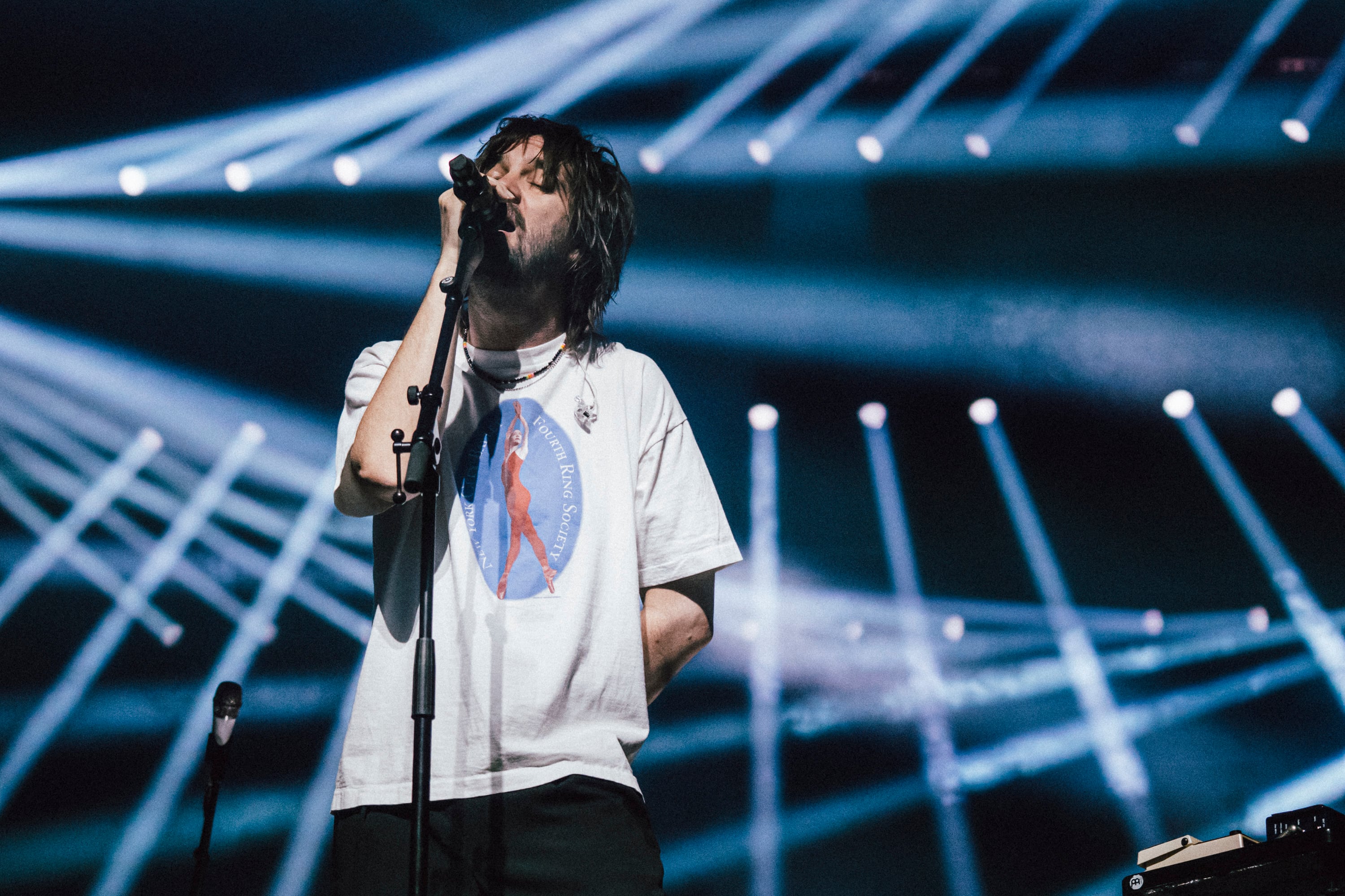 Kevin Parker, de Tame Impala, en su concierto en el Movistar Arena, en Madrid.