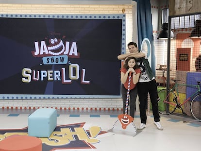 Vídeos, pringue y juegos en ‘Jaja Show Super Lol’
