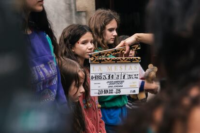 Un momento del rodaje de 'La Mesías', en una masía de Santa Susanna (Barcelona).