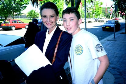 Todo empezó como un juego de niños. Corría el año 1989 cuando Richard Simpkin, un joven australiano de 15 años, empezó a conseguir autógrafos de sus deportistas favoritos esperándoles después de los partidos. (En la imagen, posando junto a Audrey Hepburn en 1991).